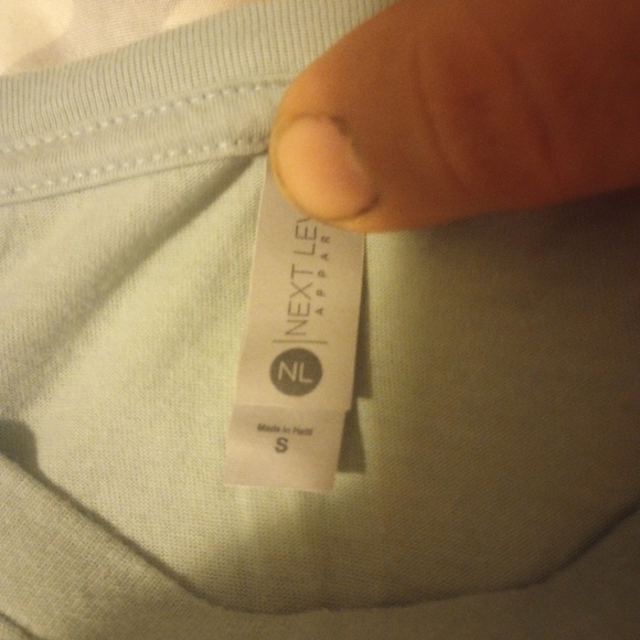 Quiet Storm crop top tee - Picture 3 of 3